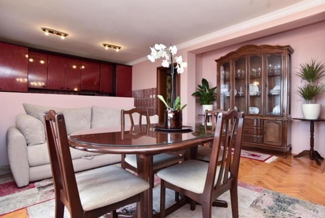 Vila Apartments Lidija Petrovac Eksteriør bilde