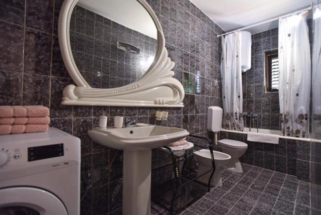 Vila Apartments Lidija Petrovac Eksteriør bilde